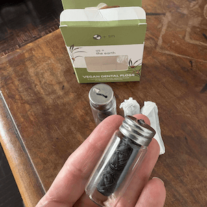 Eco Dental Floss Set - 2 Vials + 2 Refills