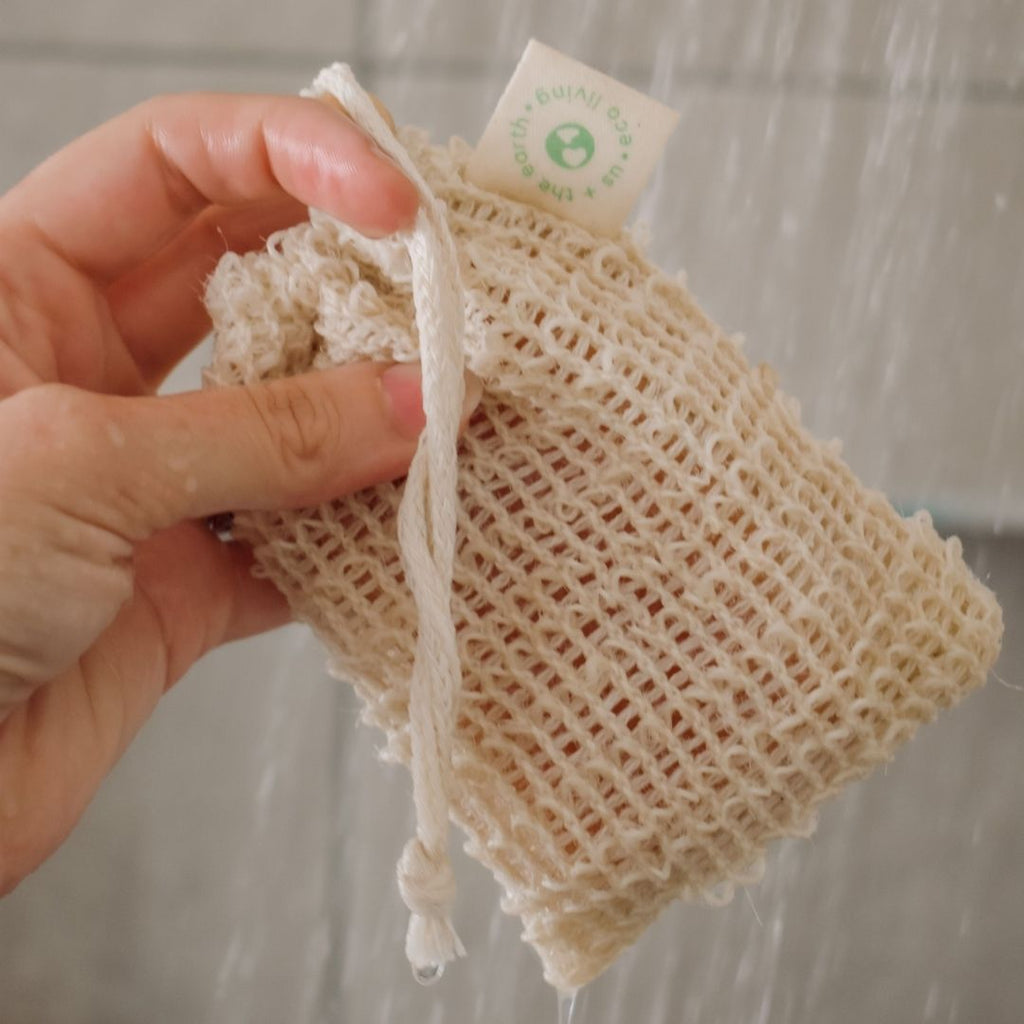 https://www.usandtheearth.com/cdn/shop/files/soap-saver-made-from-sisal-us-and-the-earth.jpg?v=1690434575&width=1024